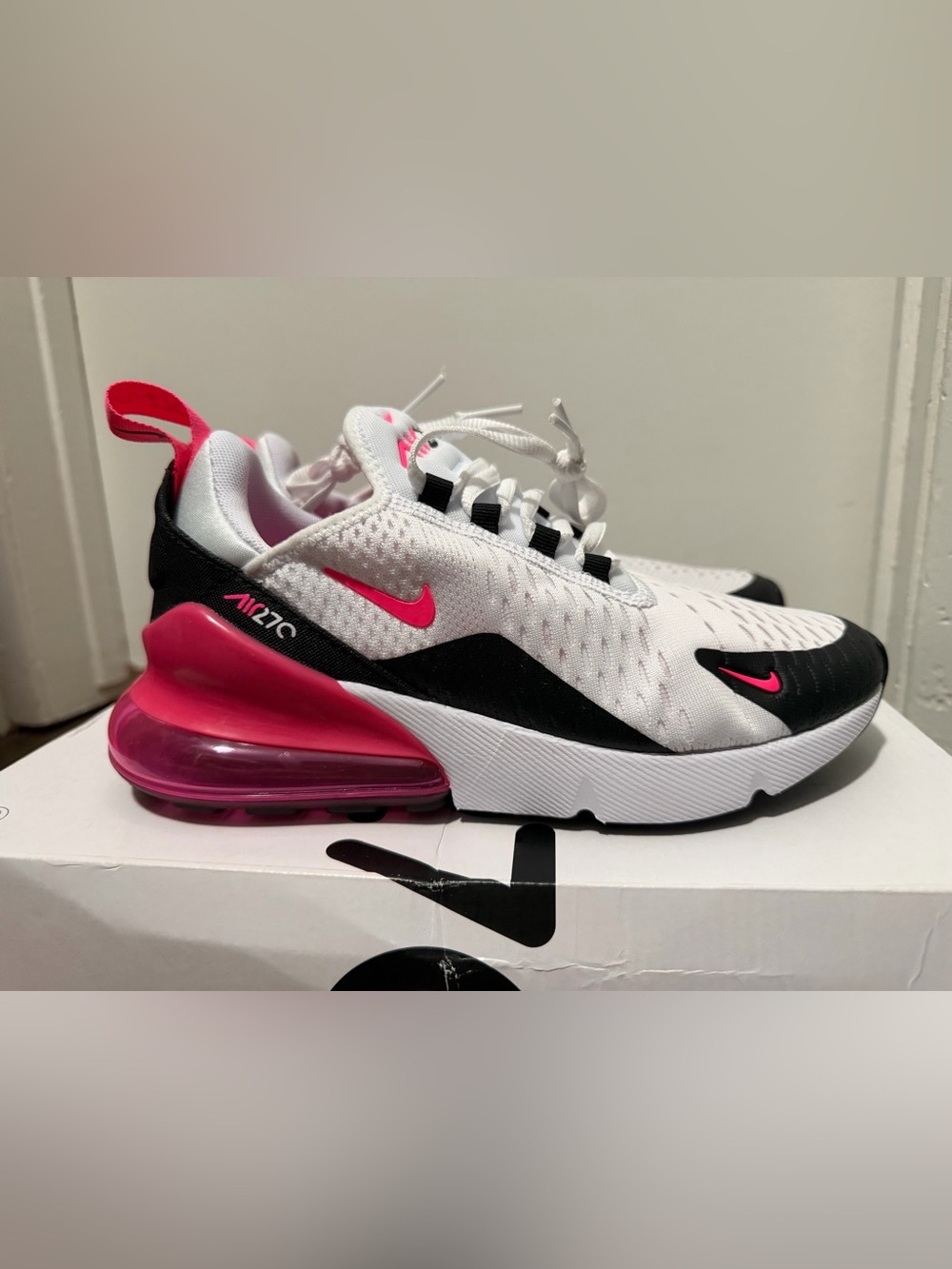 Nike White Pink Black Air Max 270 Low-Top Sneakers women’s size 6 - Picture 1 of 6
